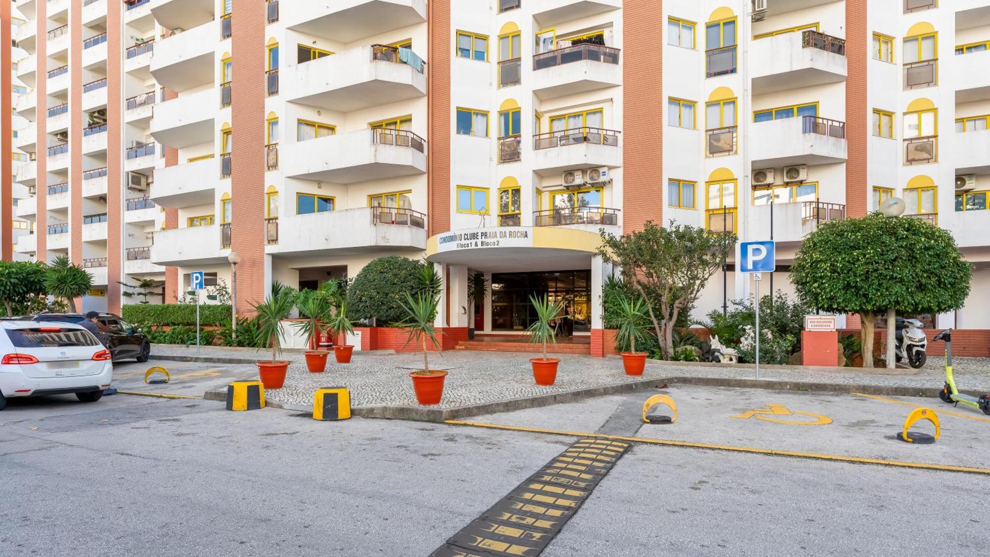 Red Velvet 1 Bdr Flat With Balcony By Lovelystay Portimão Esterno foto