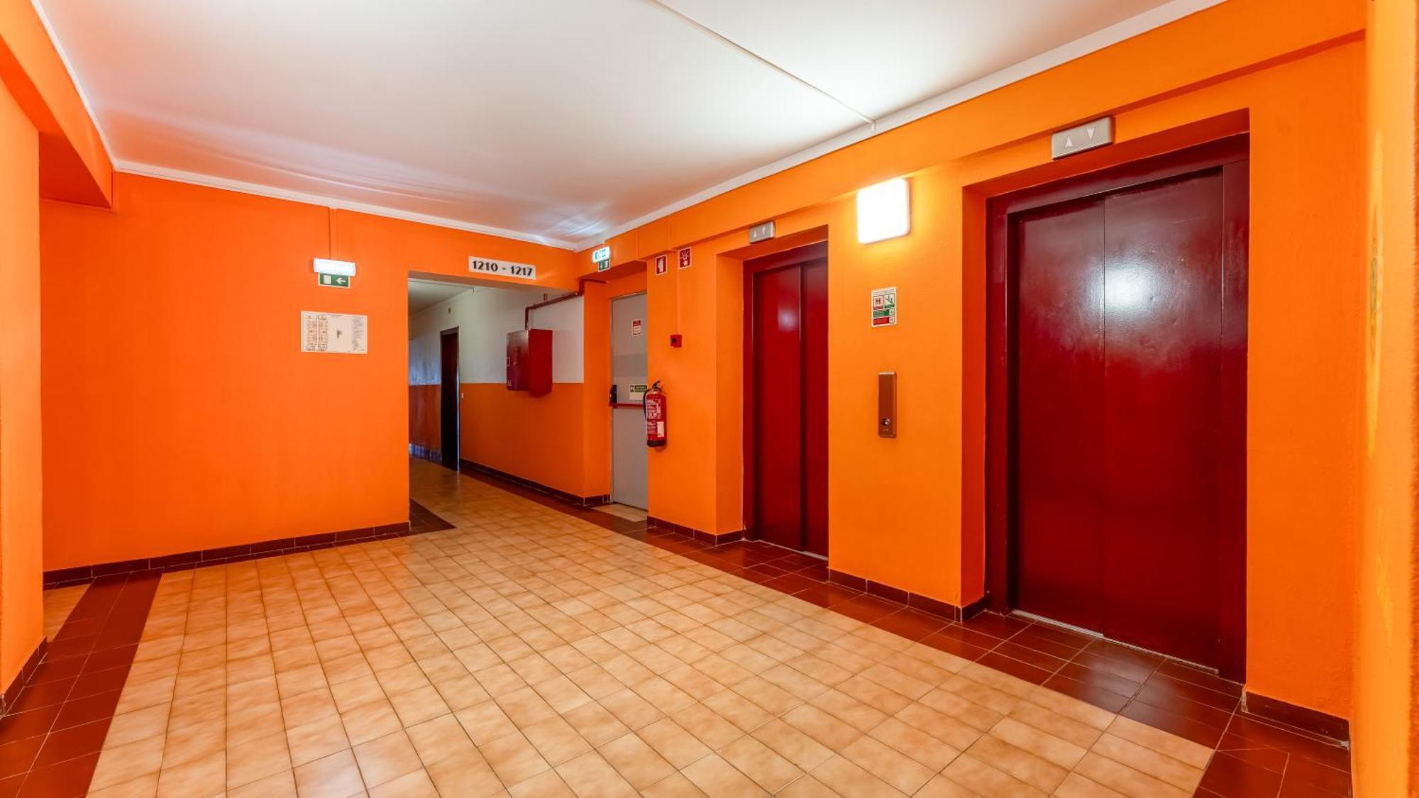 Red Velvet 1 Bdr Flat With Balcony By Lovelystay Portimão Esterno foto