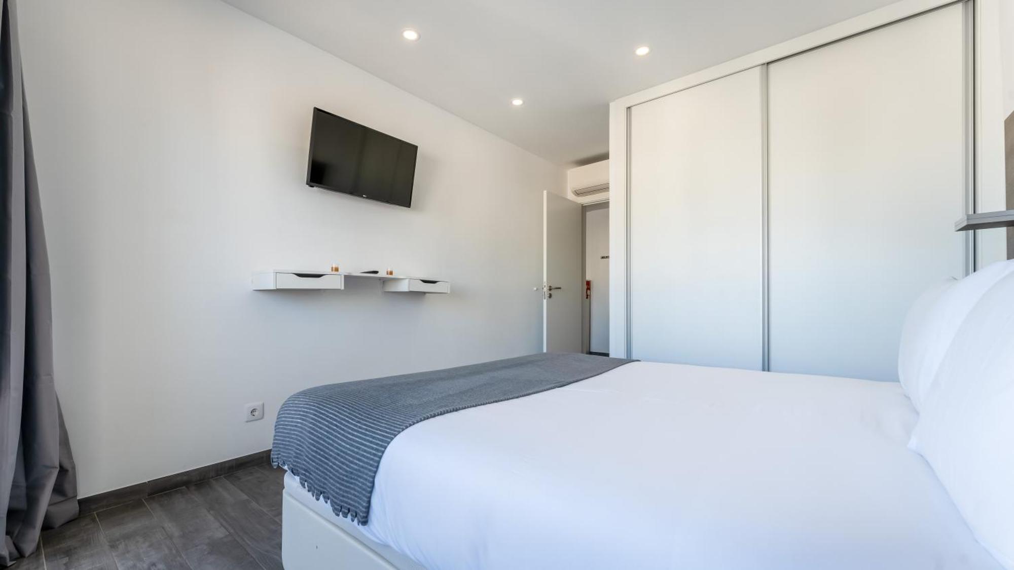 Red Velvet 1 Bdr Flat With Balcony By Lovelystay Portimão Esterno foto