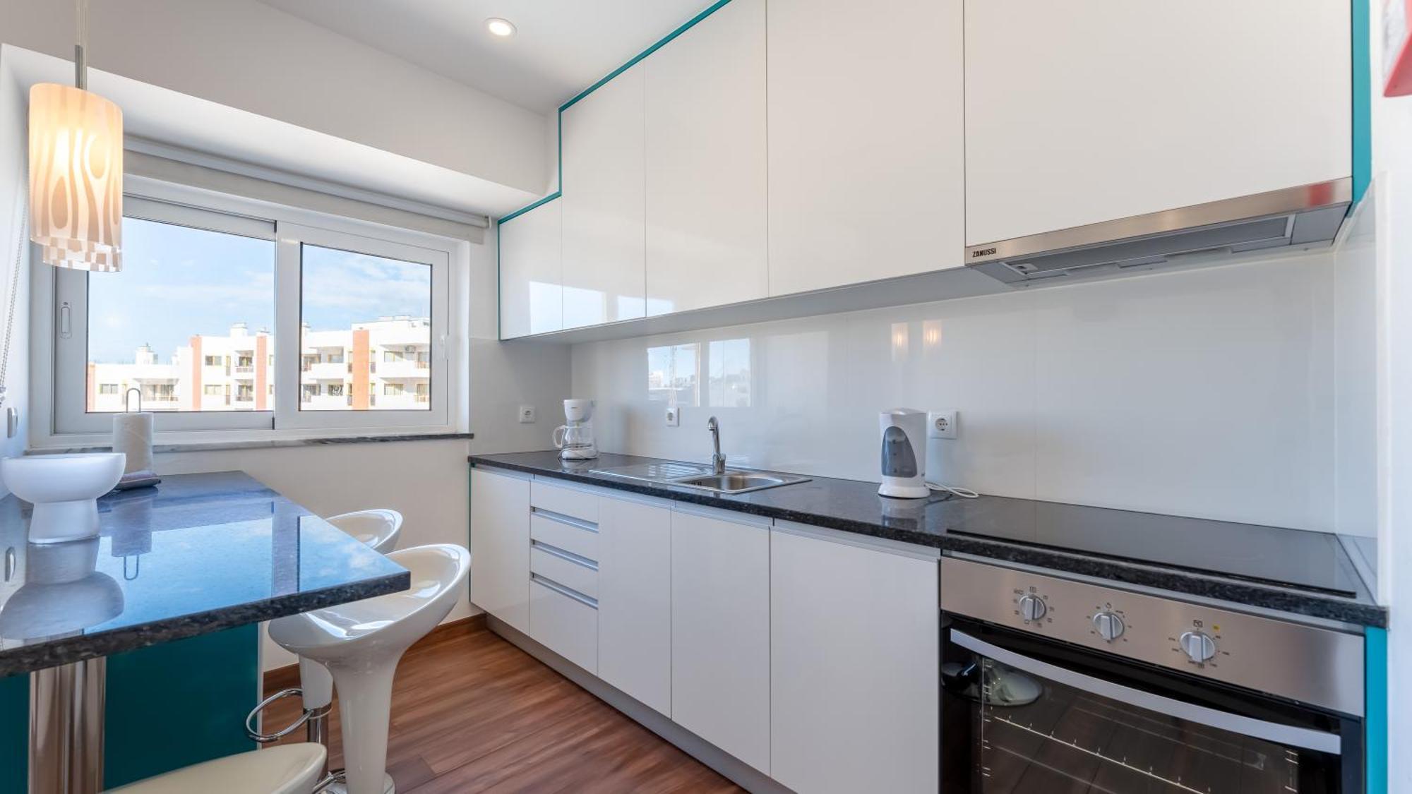 Red Velvet 1 Bdr Flat With Balcony By Lovelystay Portimão Esterno foto