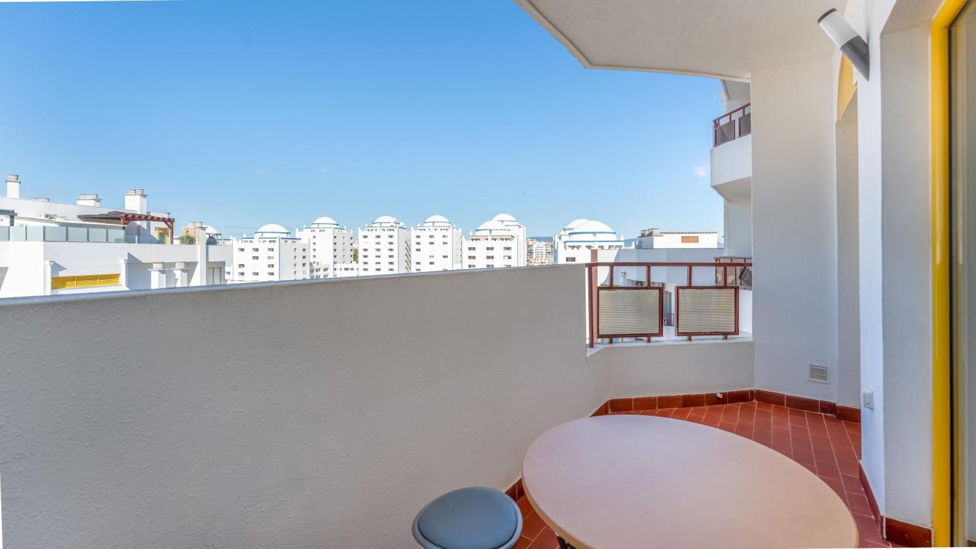 Red Velvet 1 Bdr Flat With Balcony By Lovelystay Portimão Esterno foto