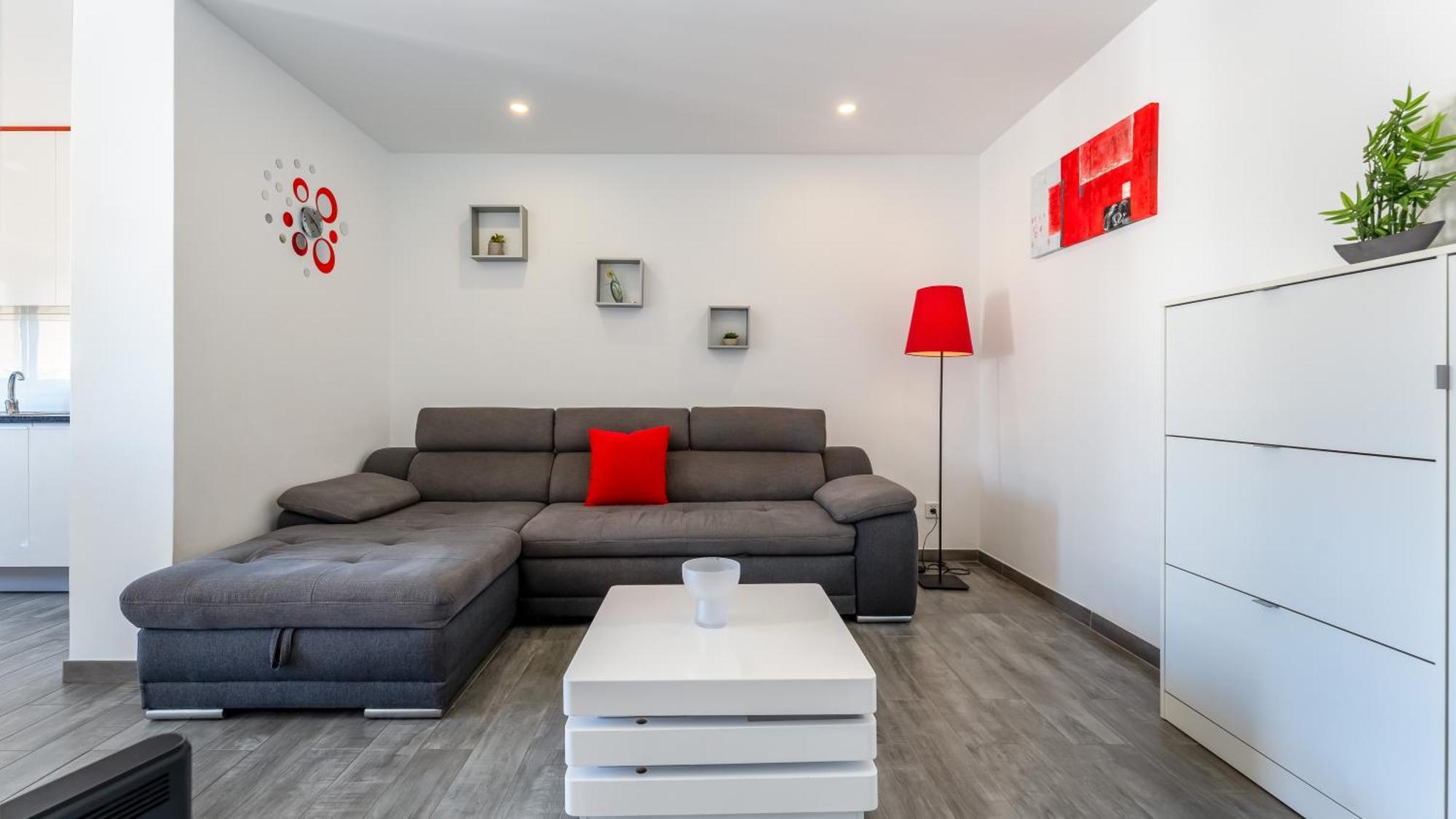 Red Velvet 1 Bdr Flat With Balcony By Lovelystay Portimão Esterno foto